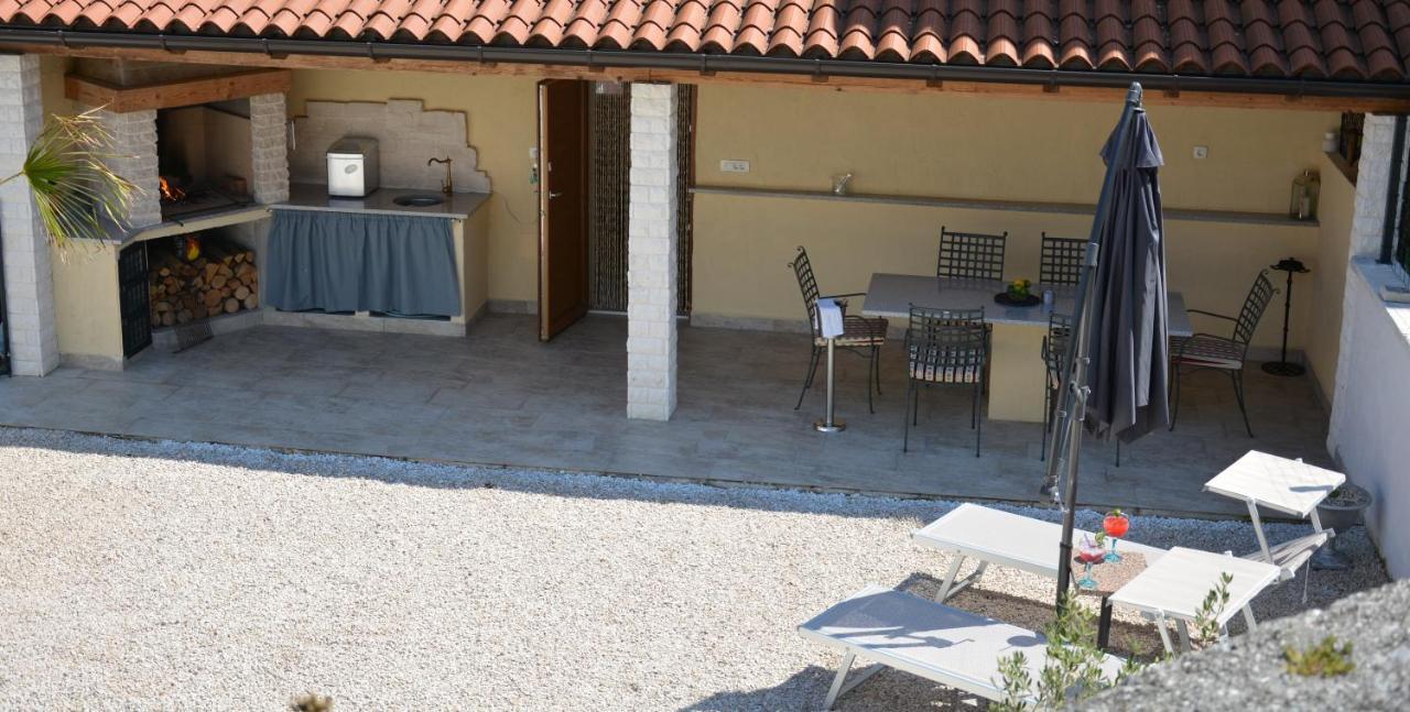 Casa Ferata - Holiday Home Vizinada Ngoại thất bức ảnh