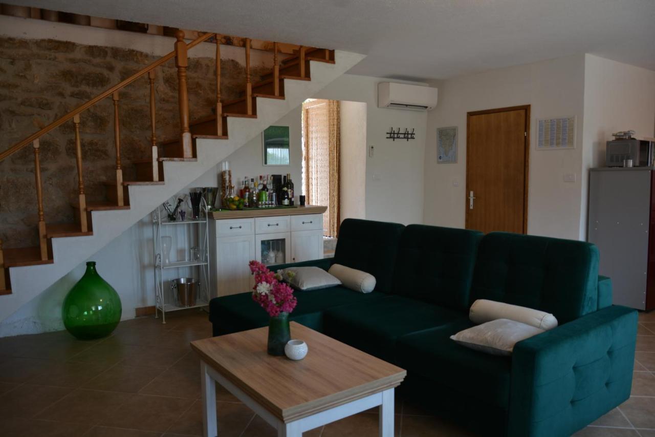 Casa Ferata - Holiday Home Vizinada Ngoại thất bức ảnh
