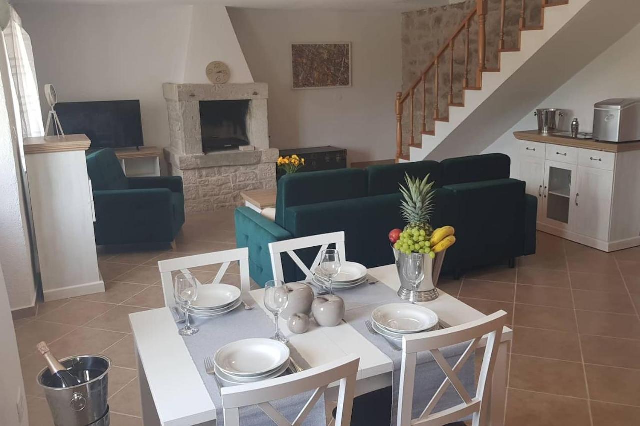 Casa Ferata - Holiday Home Vizinada Ngoại thất bức ảnh
