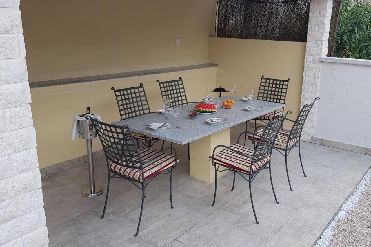 Casa Ferata - Holiday Home Vizinada Ngoại thất bức ảnh